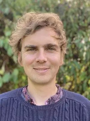 will thompson bio photo 700x933 1